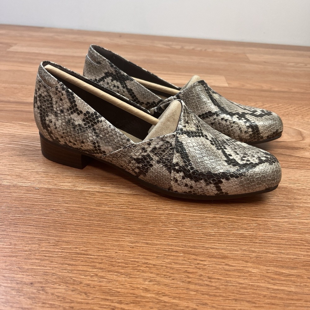 Clarks Juliet Palm Loafer Taupe Snake Women's‎ Size 7 NEW